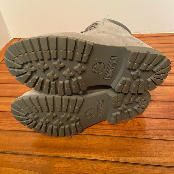 Timberland Gray Boots - Picture 11 of 12
